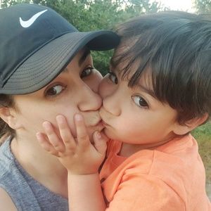 Meet your Posher, Cynthia